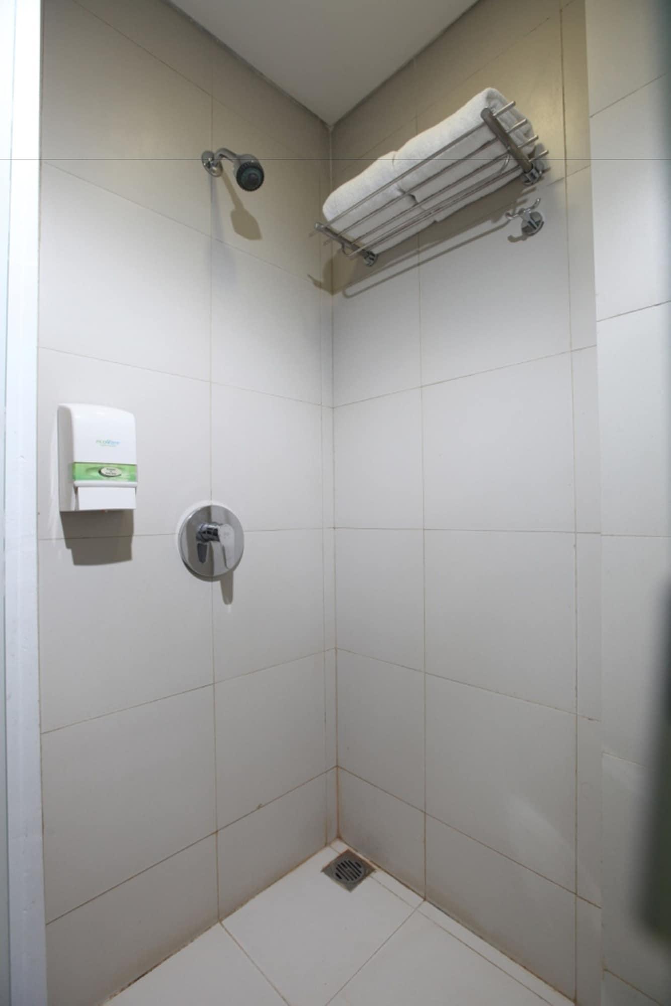 Whiz Hotel Cikini Jakarta Ngoại thất bức ảnh