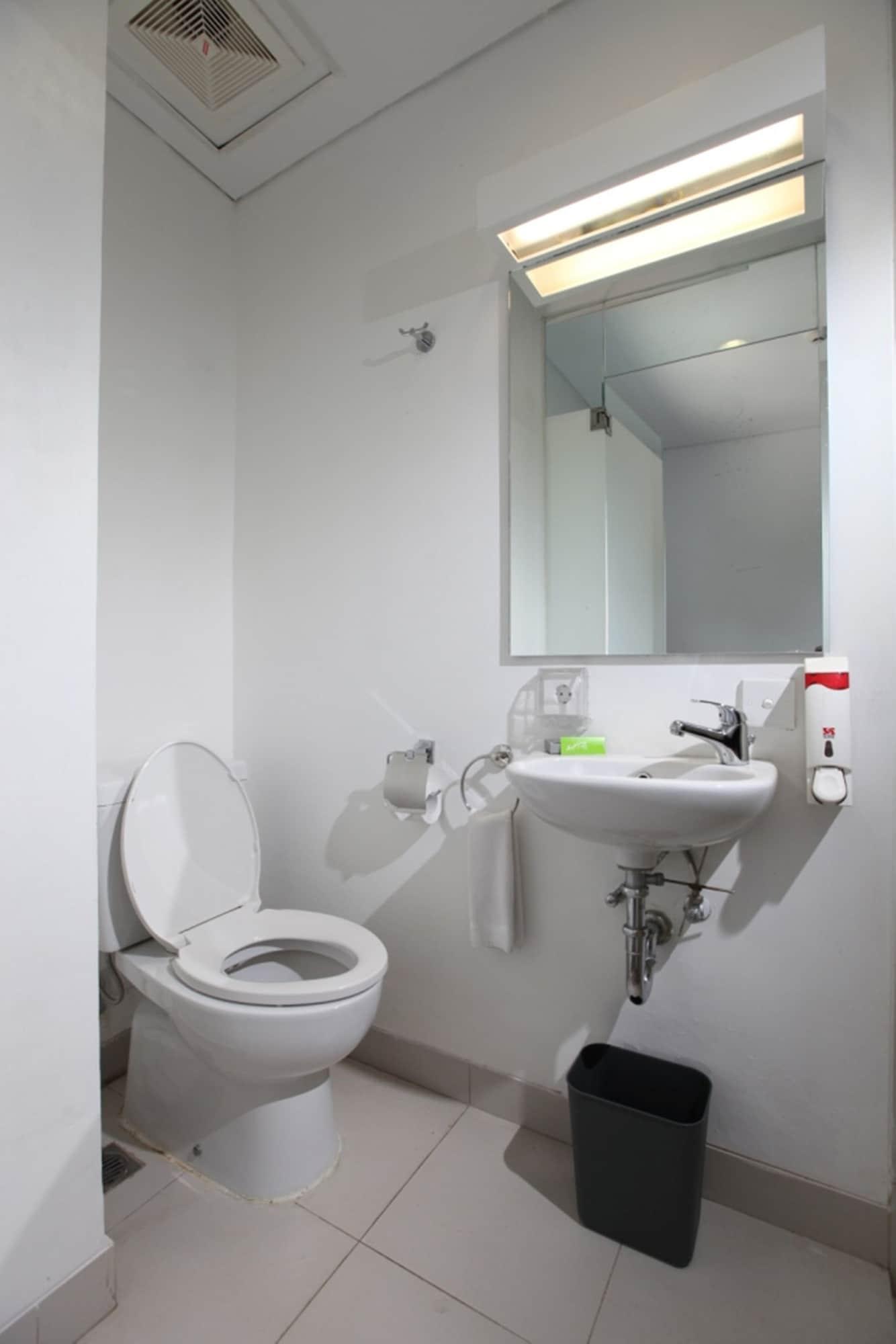 Whiz Hotel Cikini Jakarta Ngoại thất bức ảnh