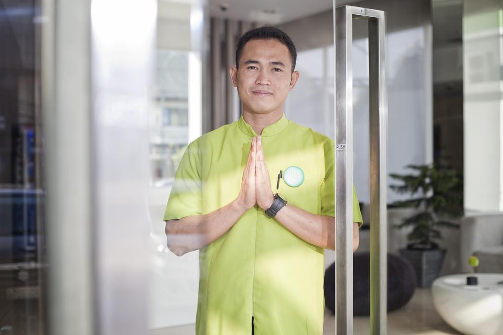 Whiz Hotel Cikini Jakarta Ngoại thất bức ảnh