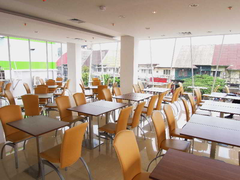 Whiz Hotel Cikini Jakarta Ngoại thất bức ảnh
