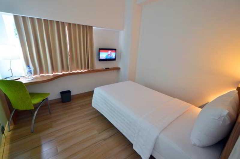 Whiz Hotel Cikini Jakarta Ngoại thất bức ảnh