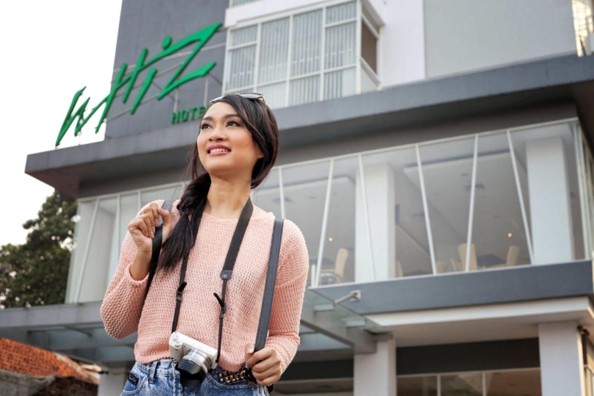 Whiz Hotel Cikini Jakarta Ngoại thất bức ảnh