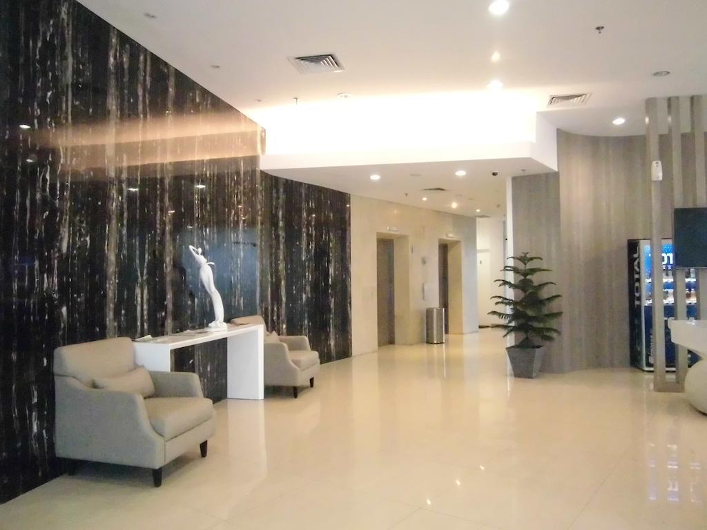 Whiz Hotel Cikini Jakarta Ngoại thất bức ảnh