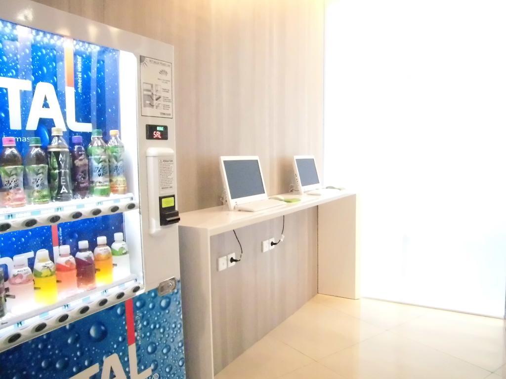 Whiz Hotel Cikini Jakarta Ngoại thất bức ảnh